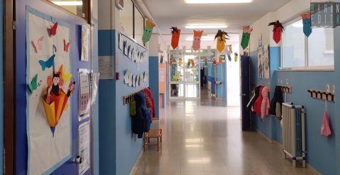 Bari, i bambini cambiano il nome della loro scuola: la El/7 diventer� "Emanuela Loi"